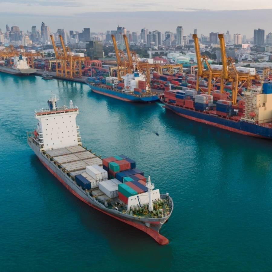 Successful email management change inside a large Shipping Group: A complex challenge